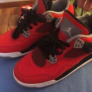 Toro 4’s size 7 kids woman’s 8
